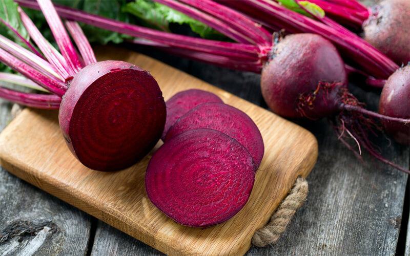 Cách làm hết thâm nách bằng củ dền