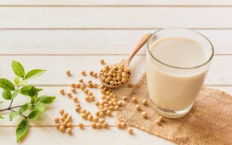Con gái tới tháng nên uống Sữa đậu nành
