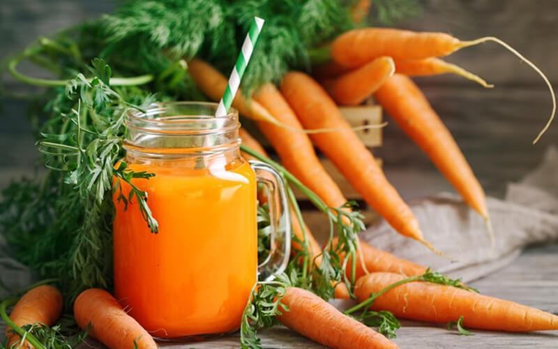 Con gái tới tháng nên uống Nước ép cà rốt