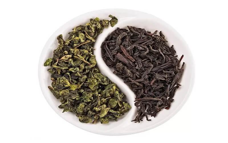 Không uống Trà đen, trà xanh trong ngày đèn đỏ