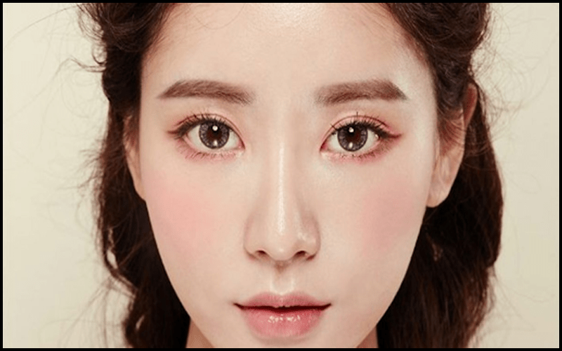 Trang điểm mắt tự nhiên gồm những bước cơ bản nào