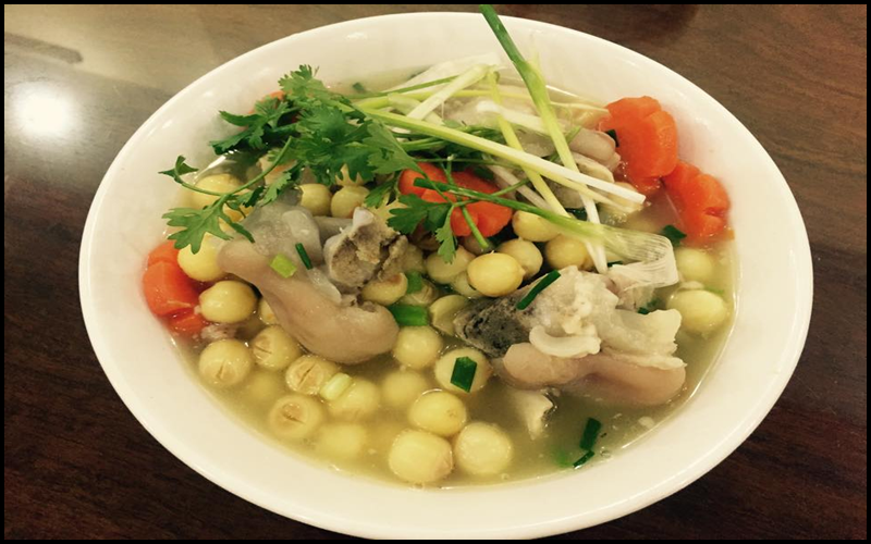 Chân giò hầm hạt sen kích thích ngực phát triển 