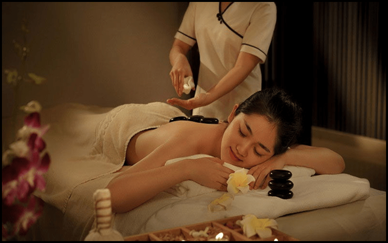Nên sử dụng dầu massage body hoặc kem massage body có nguồn gốc từ tự nhiên