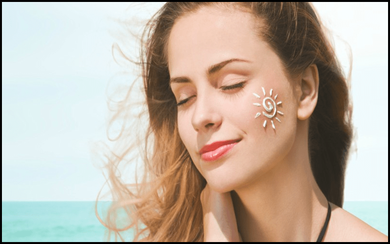 Các tia nắng mặt trời có thể gây tổn thương da nghiêm trọng, đặc biệt là các nốt mụn trứng cá.
