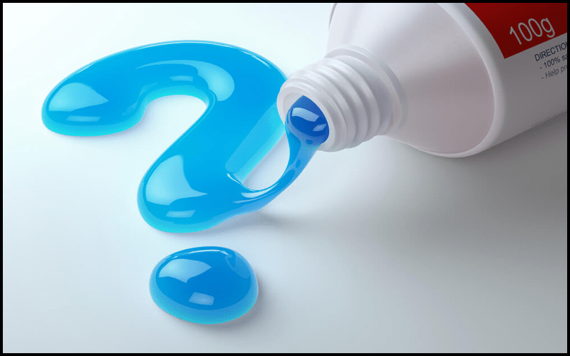 Trong kem đánh răng có rất nhiều chất silic oxit chất giúp trị mụn rất tốt.