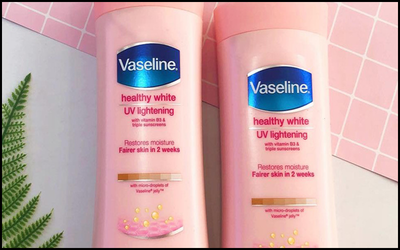 Thành phần chính của Vaseline Healthy White là vitamin B3 giúp ức chế sản xuất cũng như chuyển melanin trong da