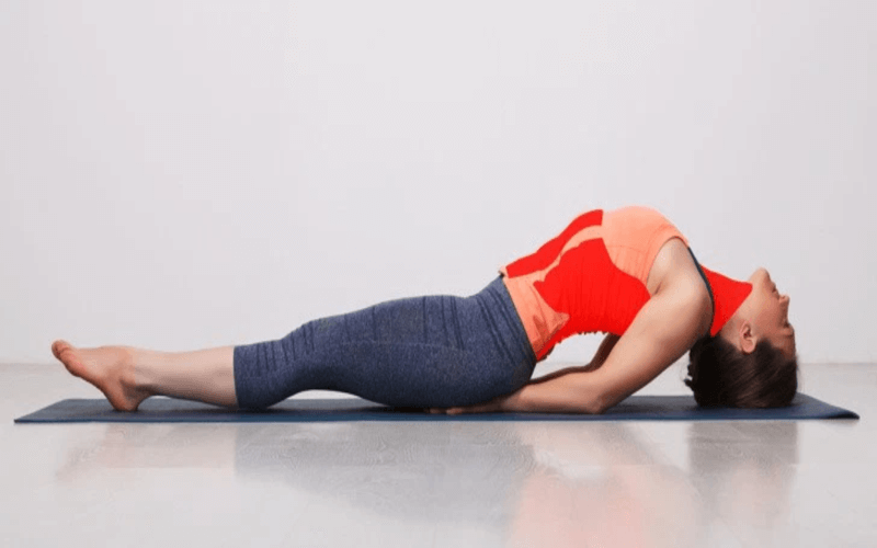 Bài tập yoga ngồi ngửa ưỡn ngực